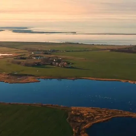 Grosses In Traumhafter Lage Mit Seeblick - Erholung Garantiert Ummanz
