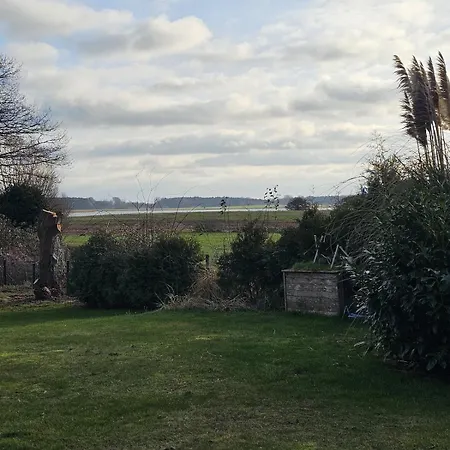 Grosses In Traumhafter Lage Mit Seeblick - Erholung Garantiert *