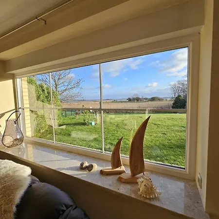 Grosses In Traumhafter Lage Mit Seeblick - Erholung Garantiert Ummanz