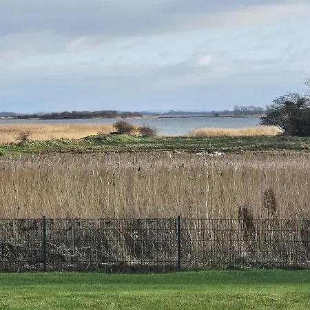 Grosses In Traumhafter Lage Mit Seeblick - Erholung Garantiert Hébergement de vacances