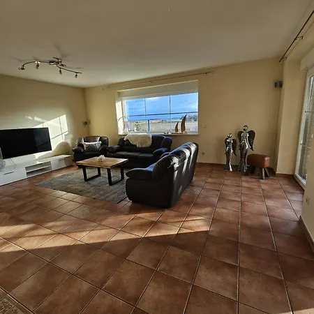 Grosses In Traumhafter Lage Mit Seeblick - Erholung Garantiert Hébergement de vacances Ummanz