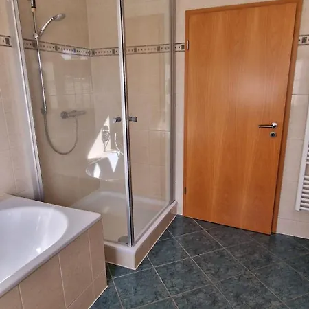 Grosses In Traumhafter Lage Mit Seeblick - Erholung Garantiert Hébergement de vacances Ummanz